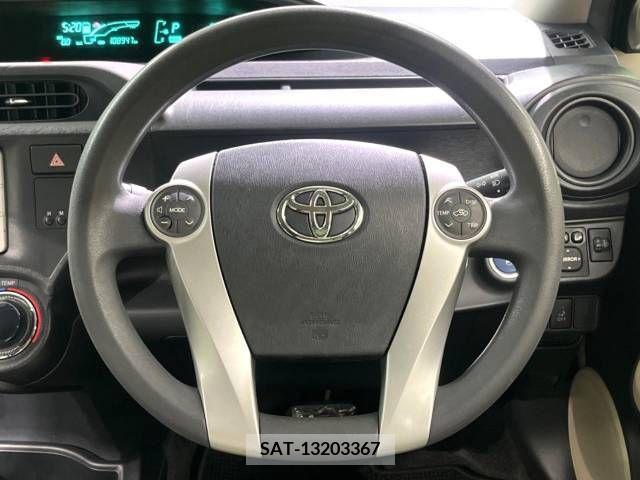 Toyota AQUA 2013-07 292138-11