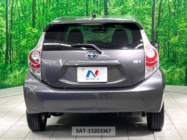 Toyota AQUA 2013-07 292138-15