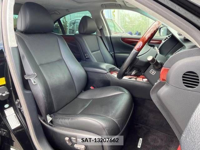 Lexus LS 2007-04 275458-9