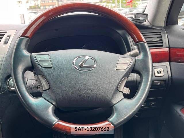 Lexus LS 2007-04 275458-8