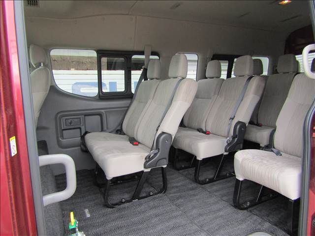 Nissan NV350 Caravan Microbus 2017-08 14077-22