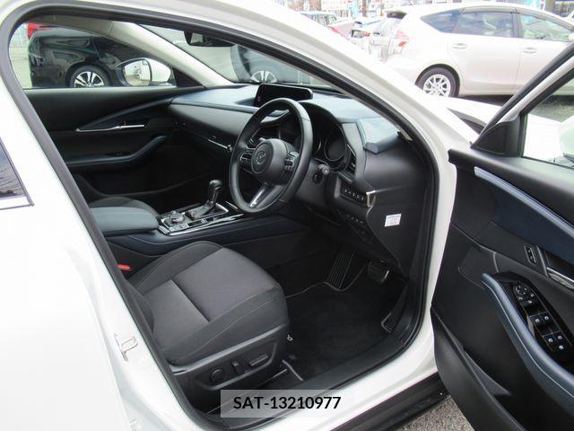 Mazda CX-30 2021-06 213574-7