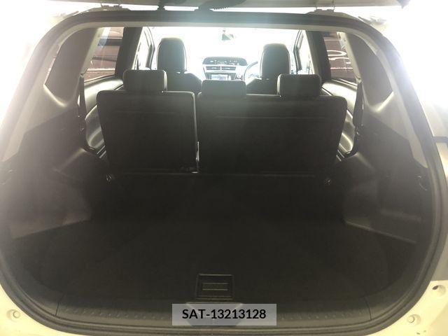 Toyota PRIUS ALPHA 2017-08 212888-9