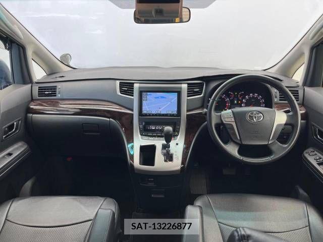 Toyota VELLFIRE 2012-02 369831-1