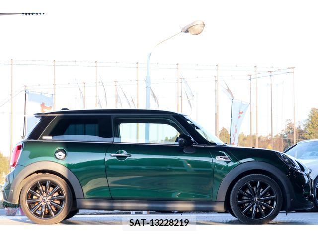 Bmw MINI 2019-01 215144-5