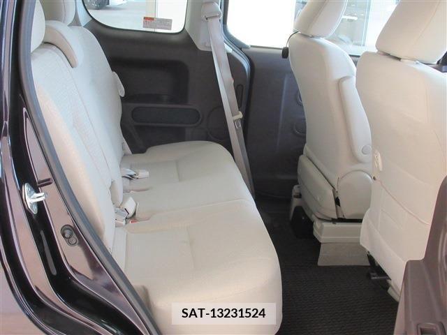 Toyota SPADE 2017-07 220561-15