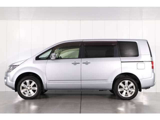 Mitsubishi DELICA D5 2015-08 18154-2