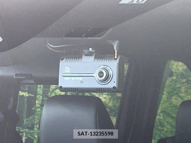 Toyota VOXY HYBRID 2022-10 341512-7