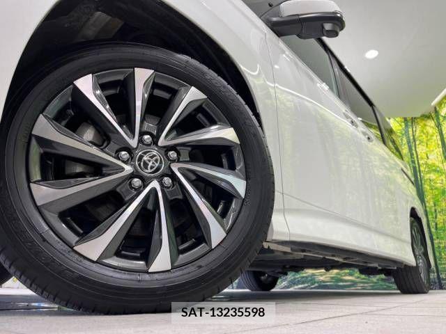 Toyota VOXY HYBRID 2022-10 341512-14