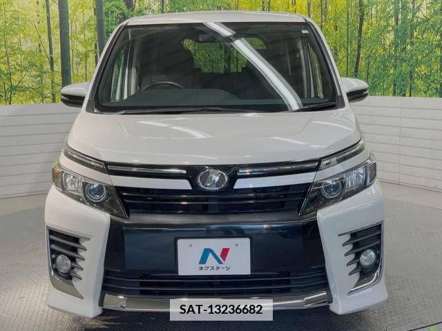 Toyota VOXY 2014-02 379911-14