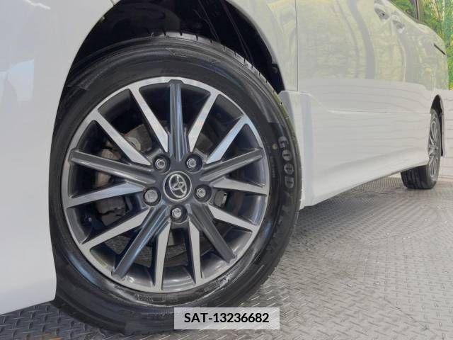 Toyota VOXY 2014-02 379911-13