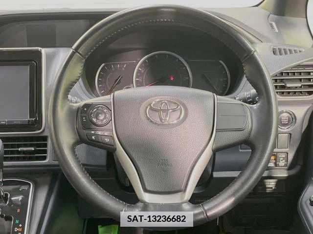 Toyota VOXY 2014-02 379911-11