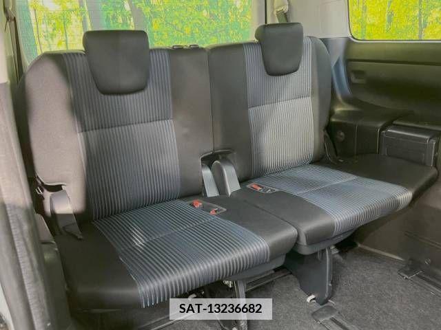 Toyota VOXY 2014-02 379911-10