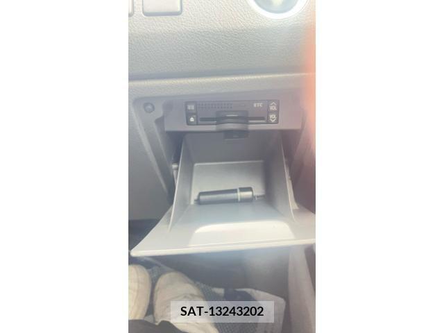Toyota NOAH 2008-02 392843-27