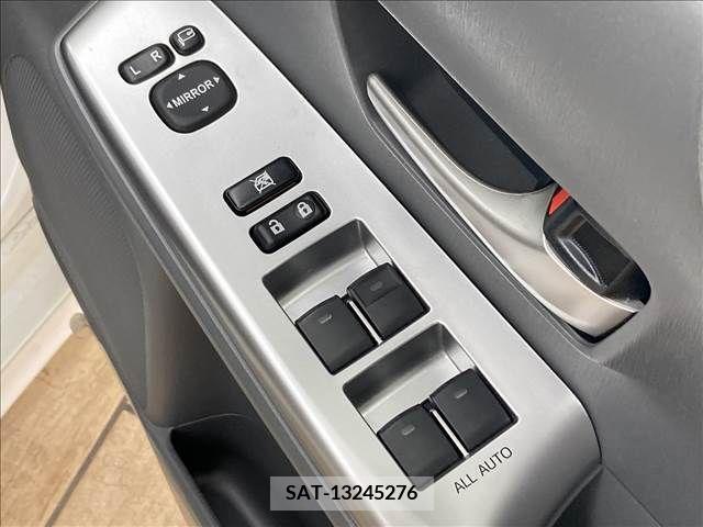 Toyota PRIUS ALPHA 2012-09 222482-10