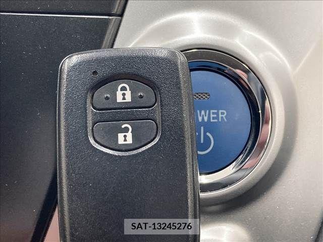 Toyota PRIUS ALPHA 2012-09 222482-7