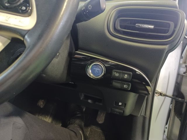 Toyota PRIUS 2018-07 5096-14