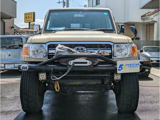 Toyota LAND CRUISER 2015-01 183130-1