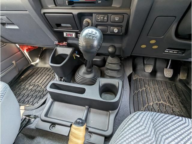 Toyota LAND CRUISER 2015-01 183130-13