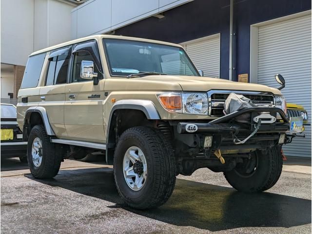 Toyota LAND CRUISER 2015-01 183130-2