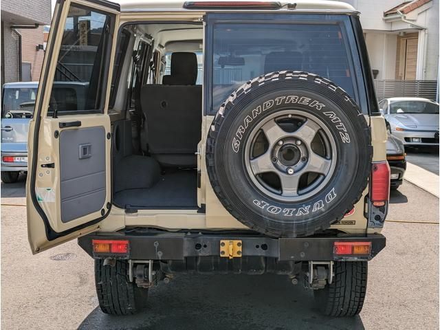 Toyota LAND CRUISER 2015-01 183130-26