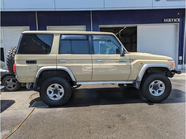 Toyota LAND CRUISER 2015-01 183130-4