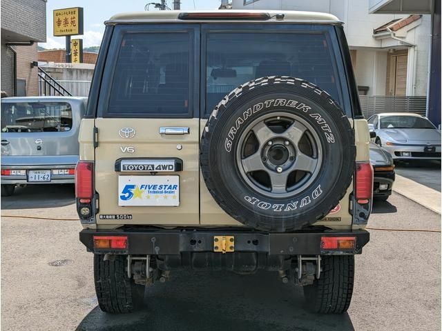 Toyota LAND CRUISER 2015-01 183130-6