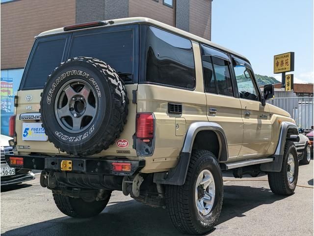 Toyota LAND CRUISER 2015-01 183130-7