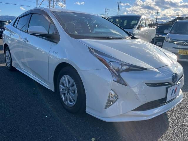 Toyota PRIUS 2016-08 5520-16