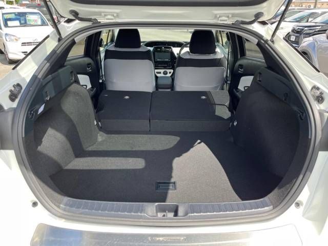 Toyota PRIUS 2016-08 5520-10