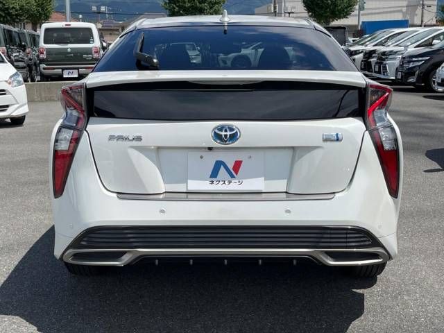 Toyota PRIUS 2016-08 5520-15