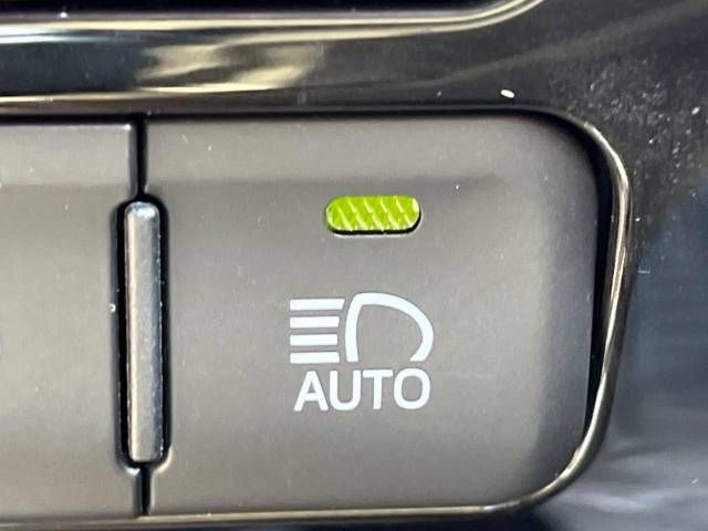 Toyota PRIUS 2016-08 5520-5