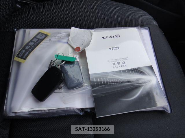 Toyota AQUA 2022-01 292118-7