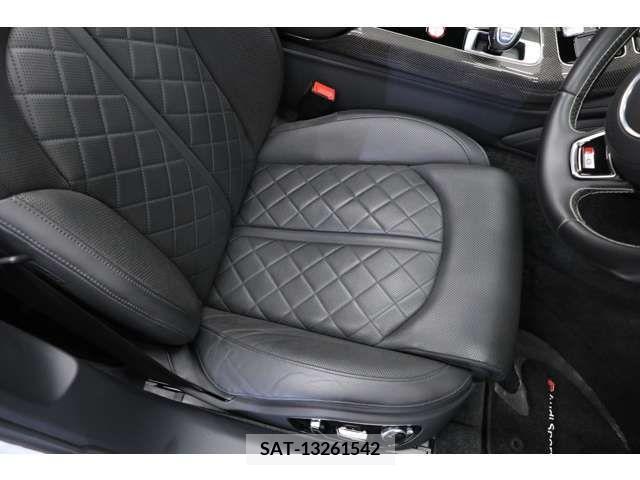 Audi S8 2016-06 350367-6
