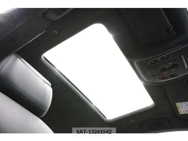 Audi S8 2016-06 350367-2