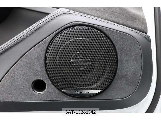Audi S8 2016-06 350367-15