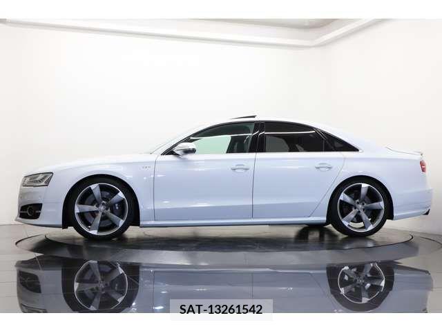 Audi S8 2016-06 350367-18