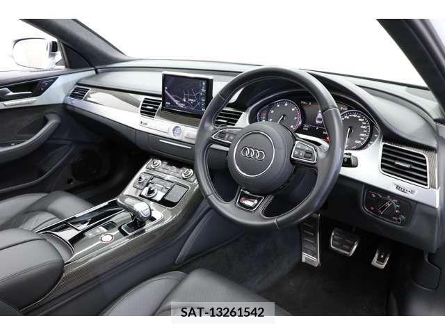 Audi S8 2016-06 350367-1