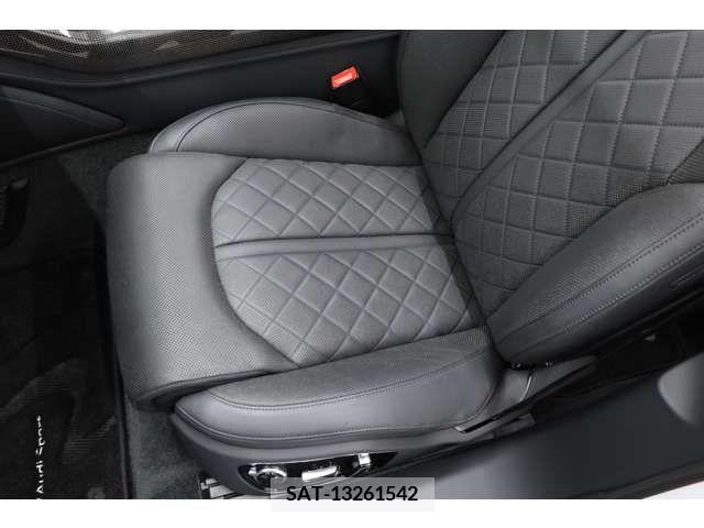 Audi S8 2016-06 350367-7