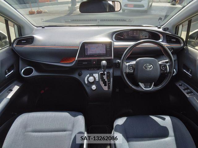 Toyota SIENTA 2017-03 298354-8
