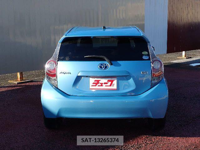 Toyota AQUA 2014-03 208329-17