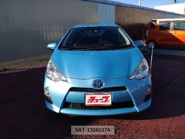 Toyota AQUA 2014-03 208329-15