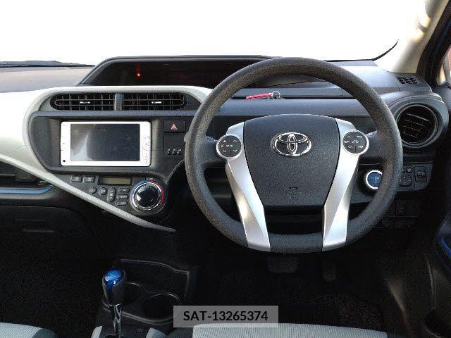 Toyota AQUA 2014-03 208329-1