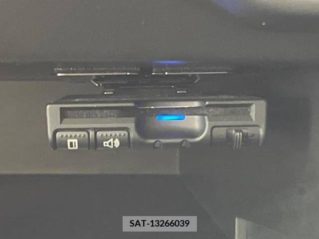 Nissan NOTE 2017-08 365341-5
