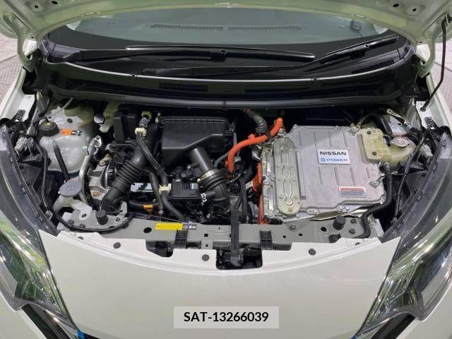 Nissan NOTE 2017-08 365341-18