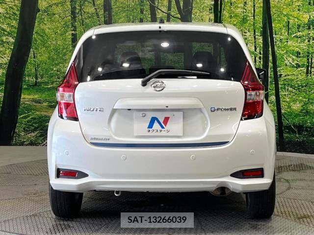 Nissan NOTE 2017-08 365341-15