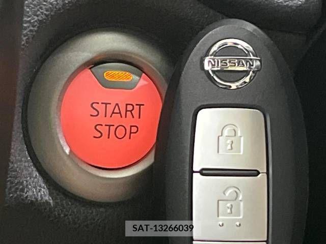 Nissan NOTE 2017-08 365341-7