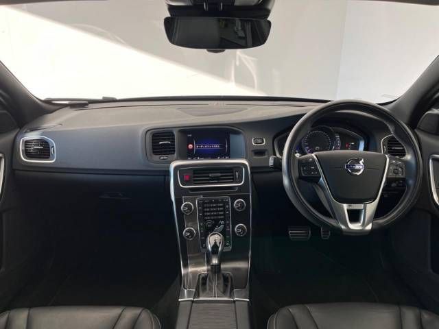 Volvo V60 2018-05 27598-1