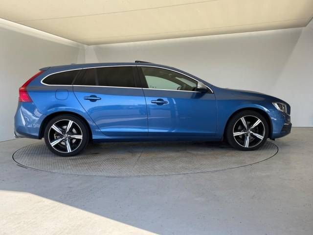 Volvo V60 2018-05 27598-17