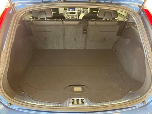 Volvo V60 2018-05 27598-13